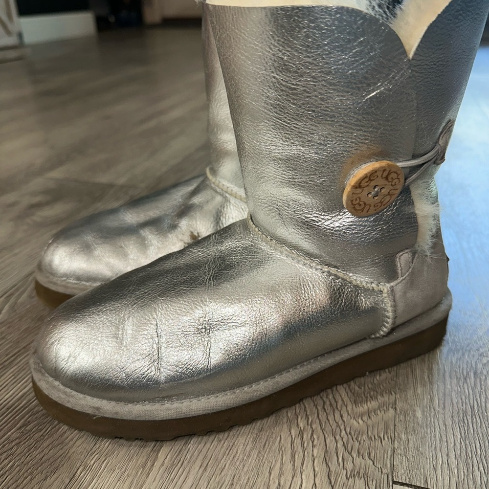 Ugg Bailey Button Metallic Silver Boot Women Sz 7… - image 1